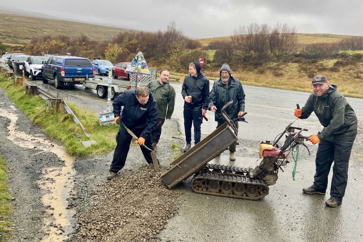 Coach drivers tackle Isle of Skye path repairs in community project
