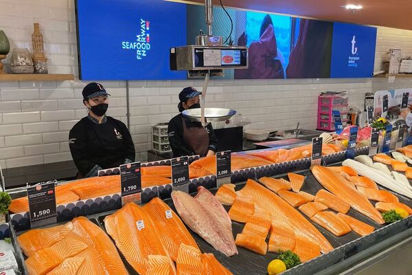 Mowi opens first processing plant in Thailand