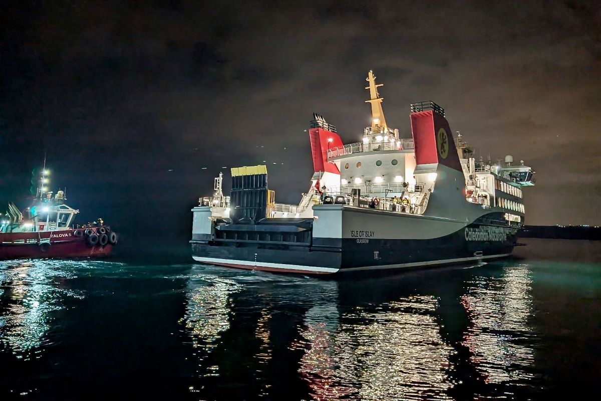 NO T05 MV Isle of Islay departed Cemre for her voyage to Scotland 01 web