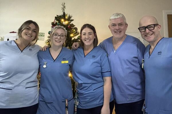 Off-duty nurse praised as a hero after saving choking diner