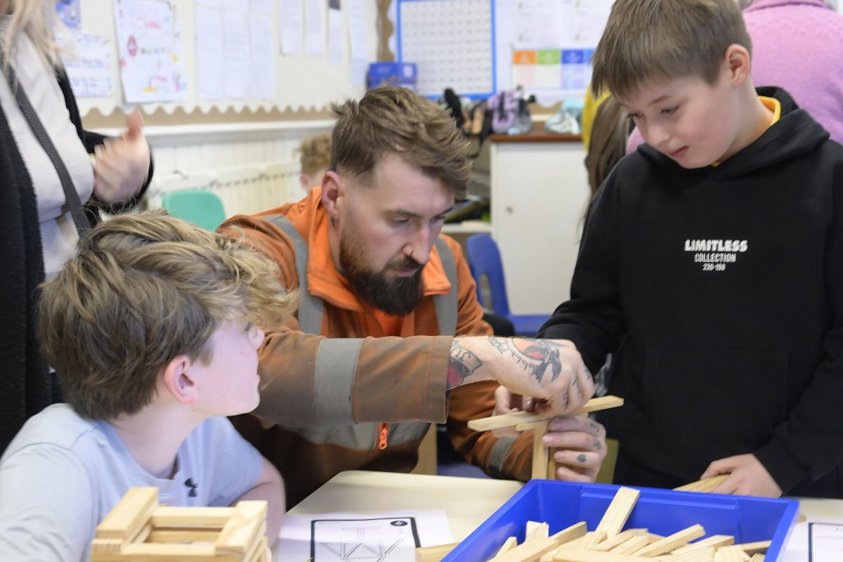 Crafty pupils encourage grown-ups to stay and play