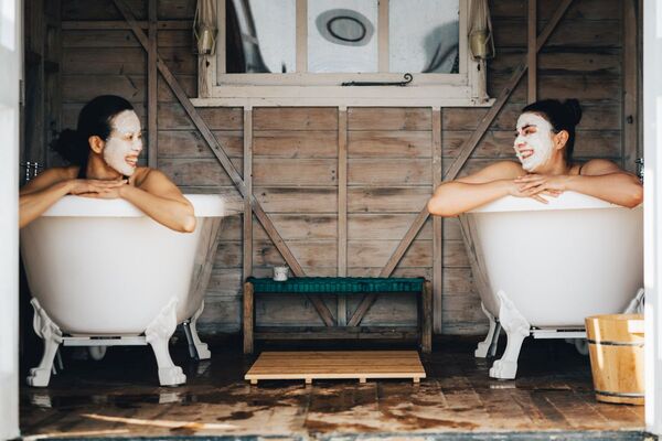 Seaweed bathing: a soak on the wild side