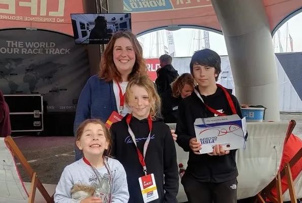  Brave mum Renee Shawcroft with her children Merry, Katherine and James. Photograph: Renee Shawcroft