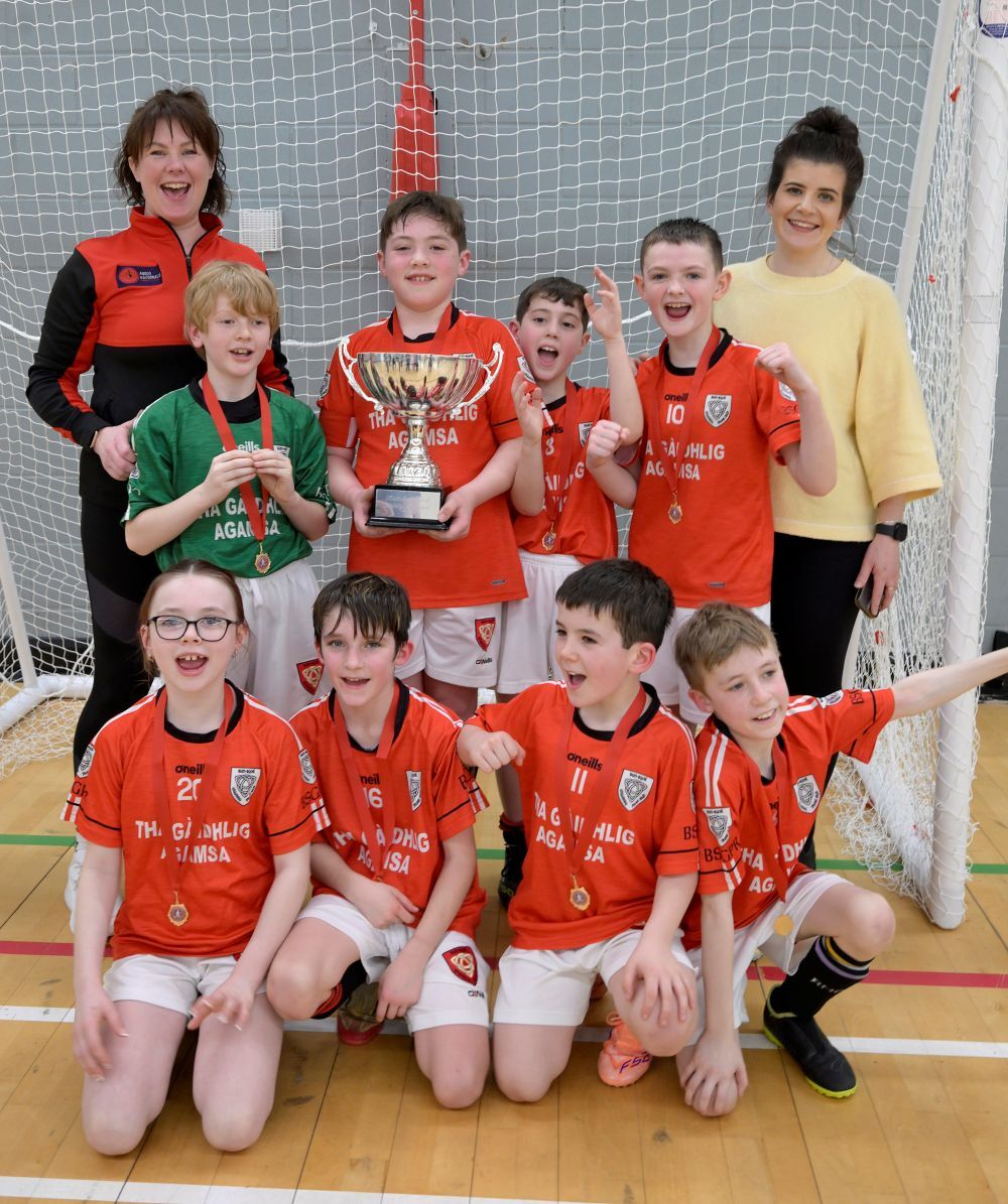 Celebrations from Primary 4/5 winning team from Bun-sgoil Gh&agrave;idhlig Phort R&igrave;gh. Photograph: Iain Ferguson, alba.photos.