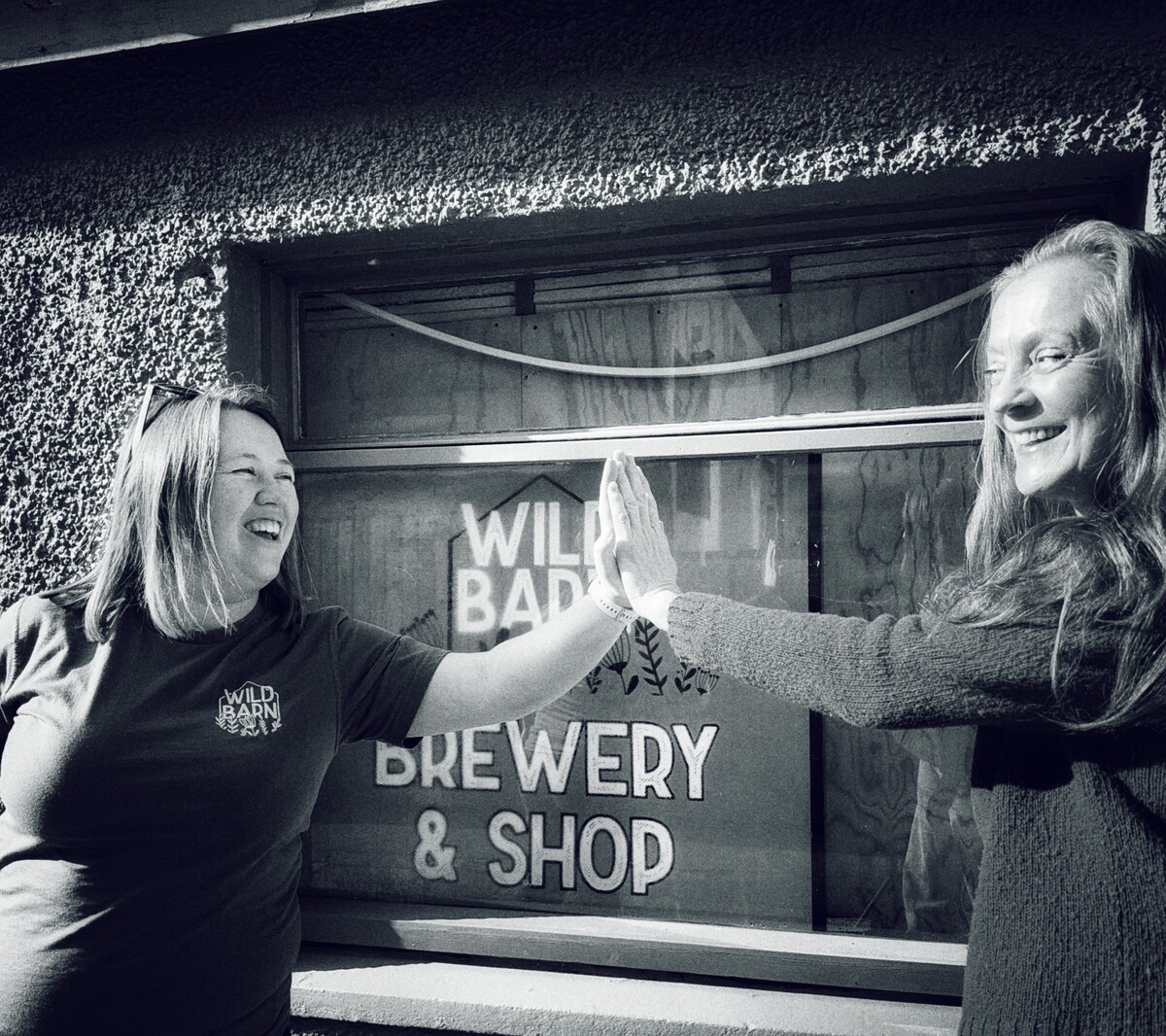 Karen MacCorquodale from Oban&rsquo;s own Wild Barn brewery with Karen Lindsay The Beer Seller.