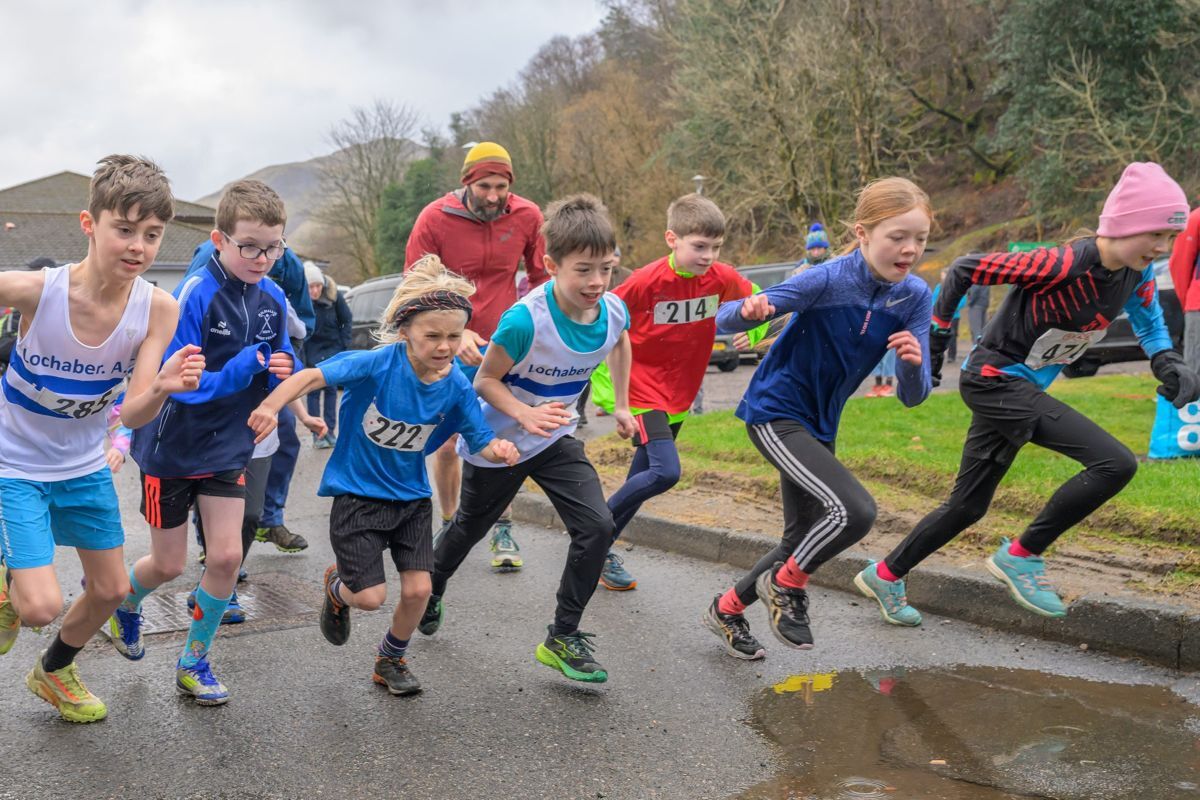 Young athletes leap into final Junior League race