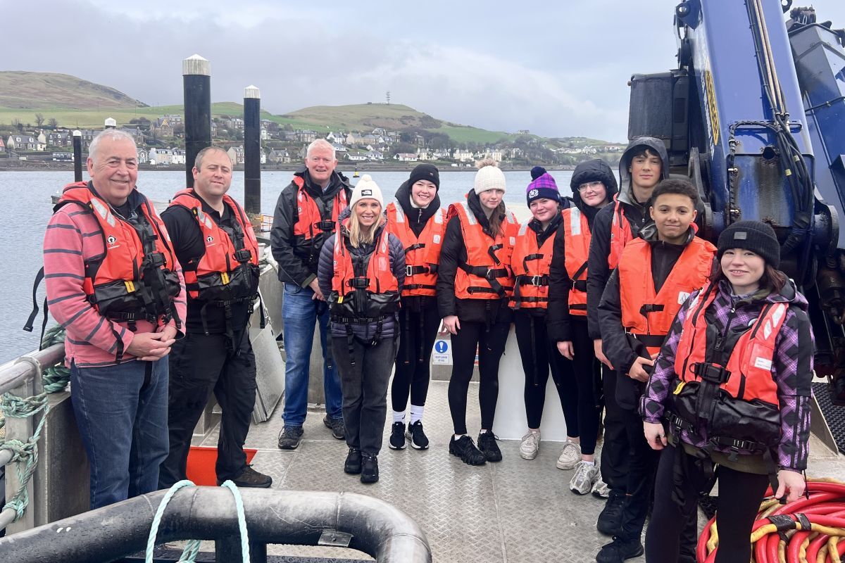 Campbeltown Grammar pupils take to the waves for marine science project