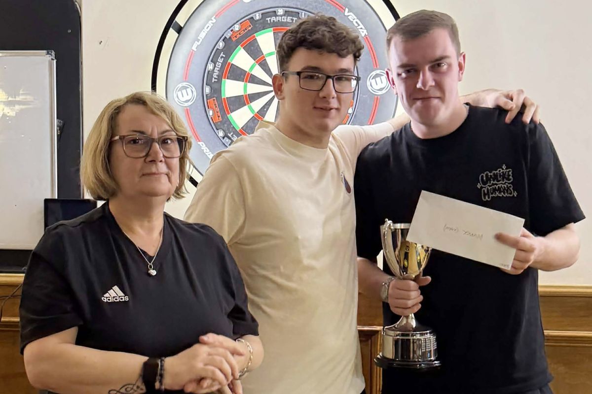 Darts players arrow in on Duncan Rodger Memorial honours