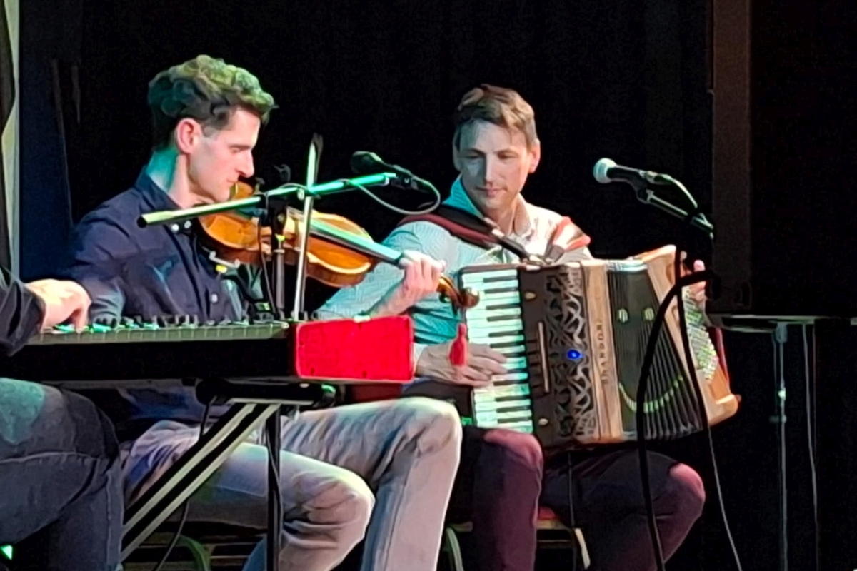 Gary and Ewen on a road trip to Tarbert