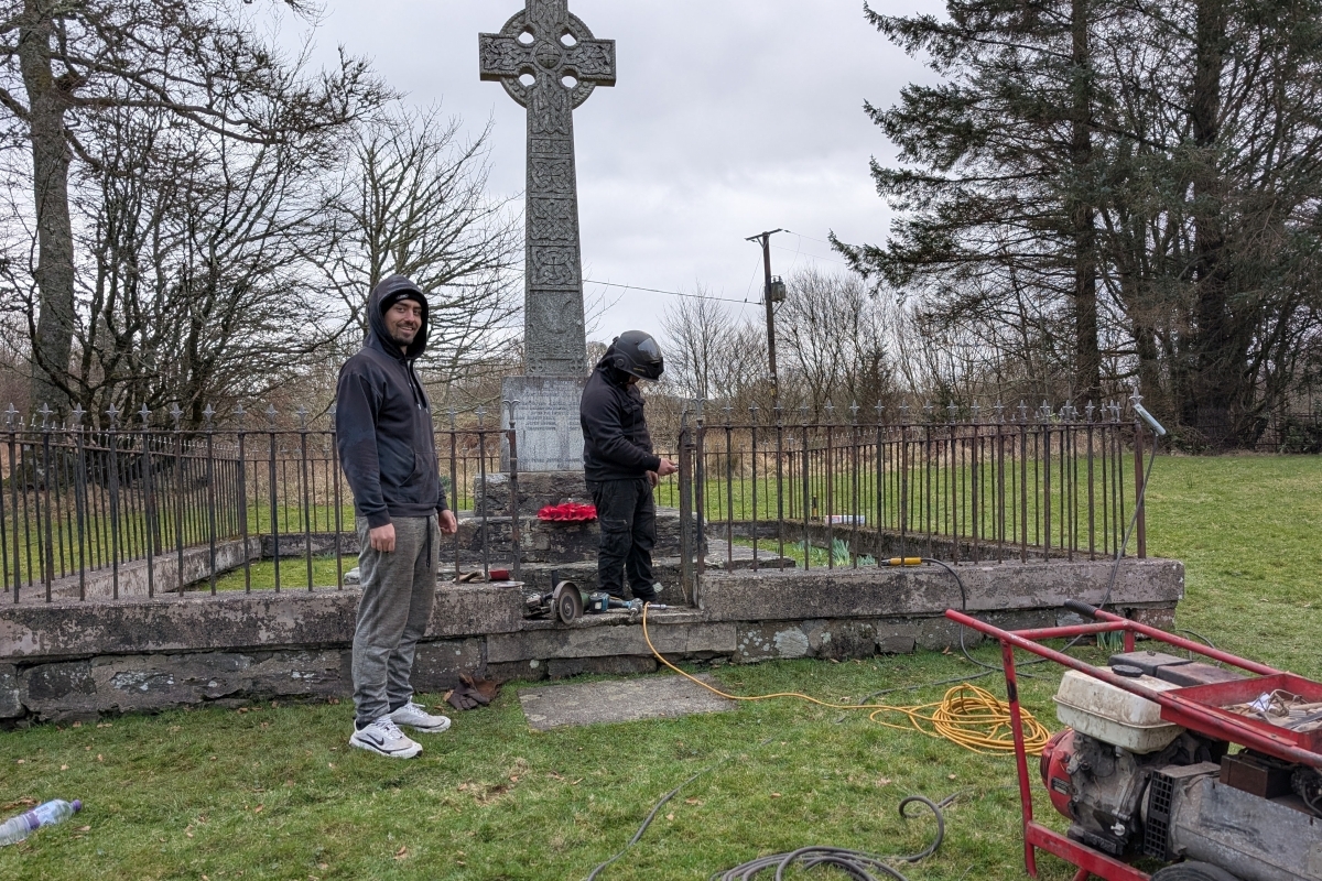 Village refurbishes soldiers' memorial