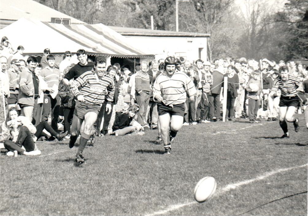 A substantial crowd was present to cheer on the teams at the Arran Rugby Sevens tournament in the sunshine. Arran made it to the semi-finals.