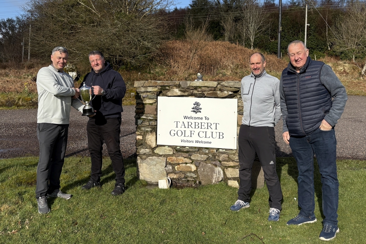 Reigning champ holds on to winter league golf trophy