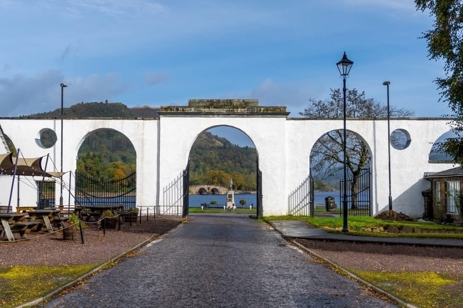 Conservation works starts on iconic arch