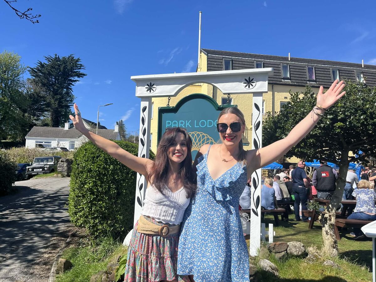NO T18 The laurettes enjoy the sun at park lodge mmf 2026