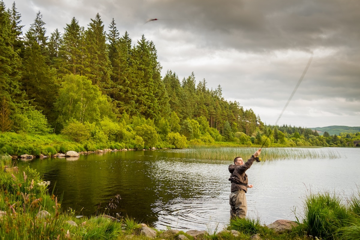 fly fisherman Loch Stroan AdobeStock 367973468 WEB