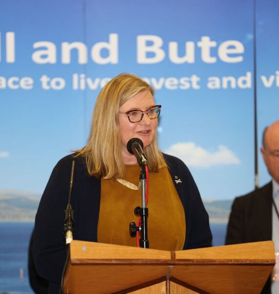 Jenni Minto 'thanks people of Argyll and Bute' as she holds seat for SNP