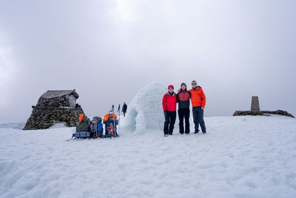 Friends build UK's highest igloo after Ben Nevis climb