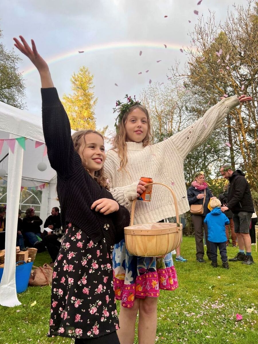 NO T20 Kilchrenan Beltane 04 Ruby and Maisie Shambrook Flower Crown Makers web