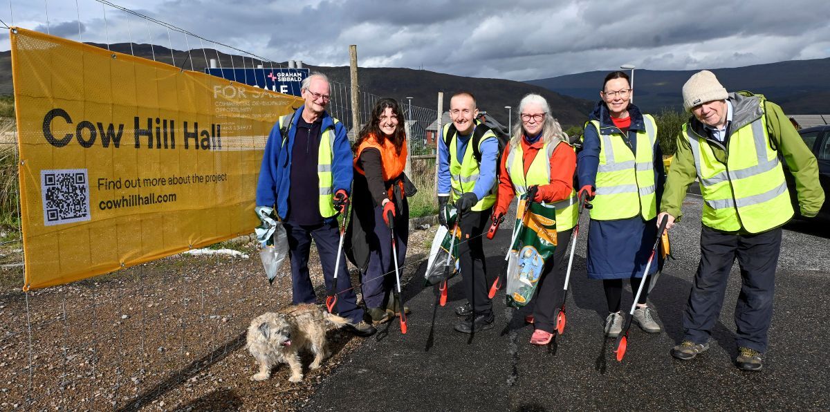 IF F21 Upper Achintore litter pick 02 Cow Hill web IF F21 Upper Achintore litter pick 02 Cow Hill web