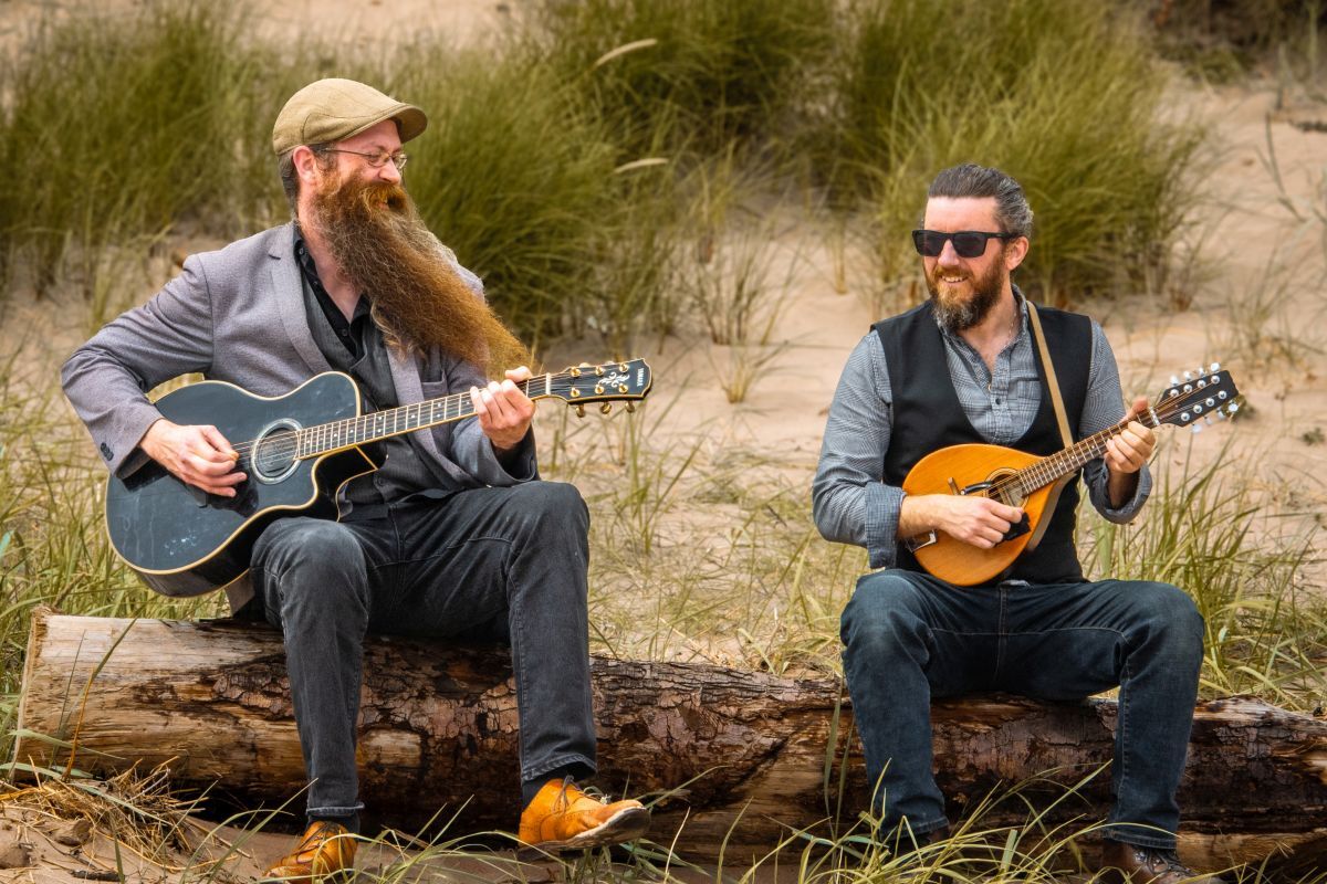 Mad Ferret Band are a folk duo from Perth drawing on The Corries, The Pogues and Capercaillie, with credits alongside Dougie MacLean, Mànran and Julie Fowlis.