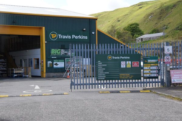 Oban's Travis Perkins closes with loss of five jobs