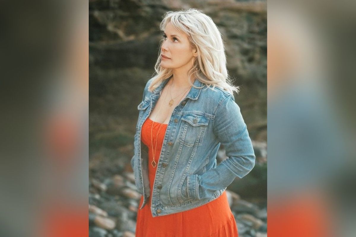 Global folk favourite Heidi Talbot to play Carradale
