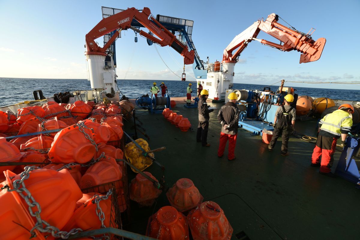 NO T22 Could climate change collapse ocean currents Atlantic moorings web NO T22 Could climate change collapse ocean currents Atlantic moorings web