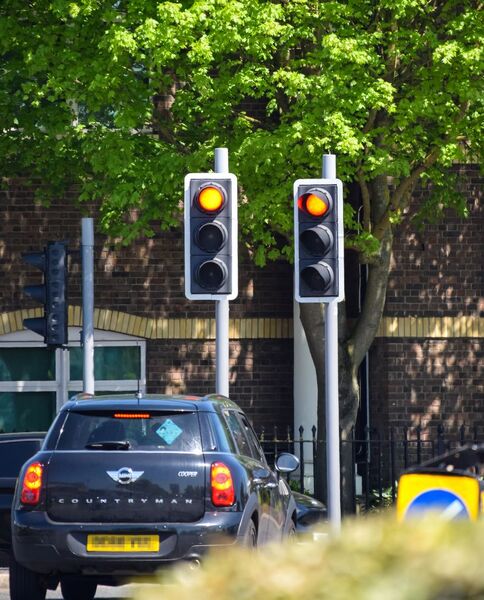 Road safety group urges motorists to stop &ldquo;last-second gamble&rdquo; at traffic lights