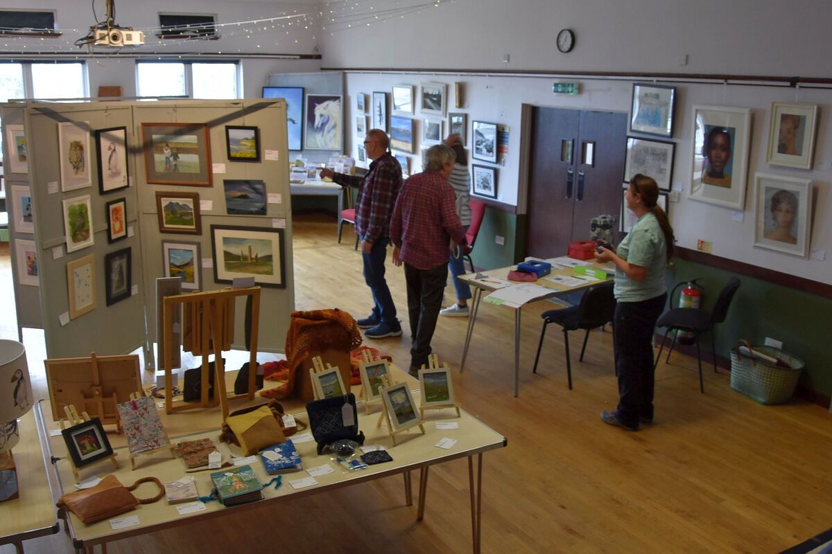 Arran Visual Arts&rsquo; summer exhibition attracted a steady stream of visitors over five days this week.