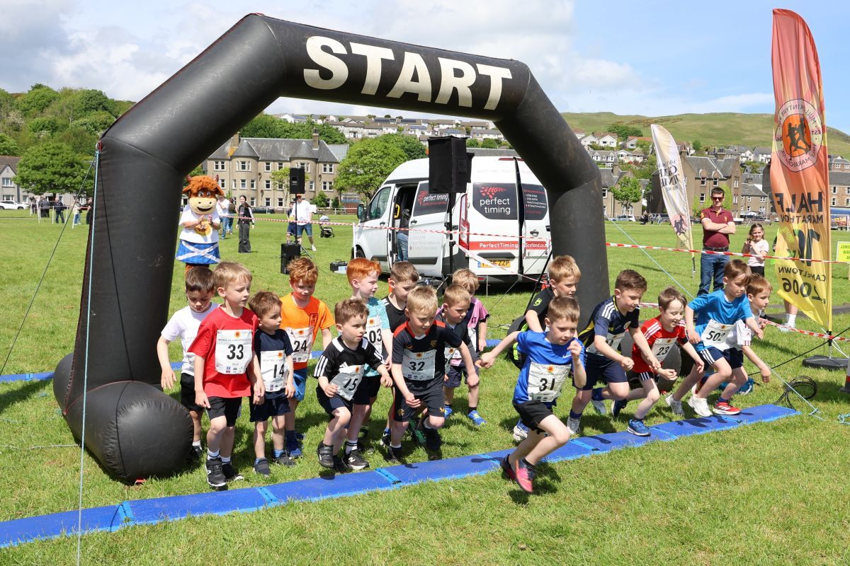 The boys’ 5-6 race gets under way. Photograph: Kenny Craig.