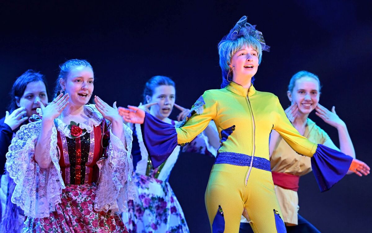 WEB NO F22 Lochaber Showstoppers 26 The Little Mermaid Flounder Leah Willis IF