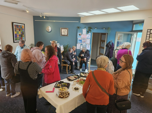 D&ograve;chas Carers Centre opens exhibition in style
