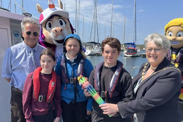Commonwealth Baton relay on final leg in Arran