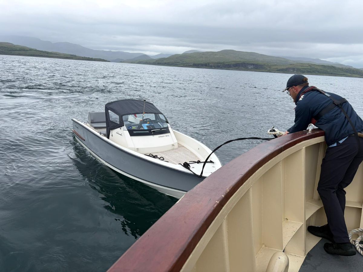 NO T23 Firth of Lorn boat rescue 04 web NO T23 Firth of Lorn boat rescue 04 web