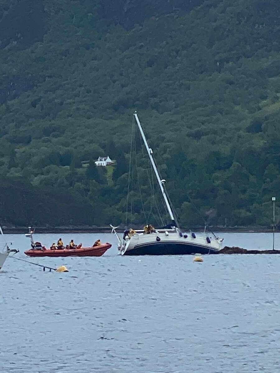 NO F25 Boat hits the rocks in Plockton Harbour 26 Kyle RNLI