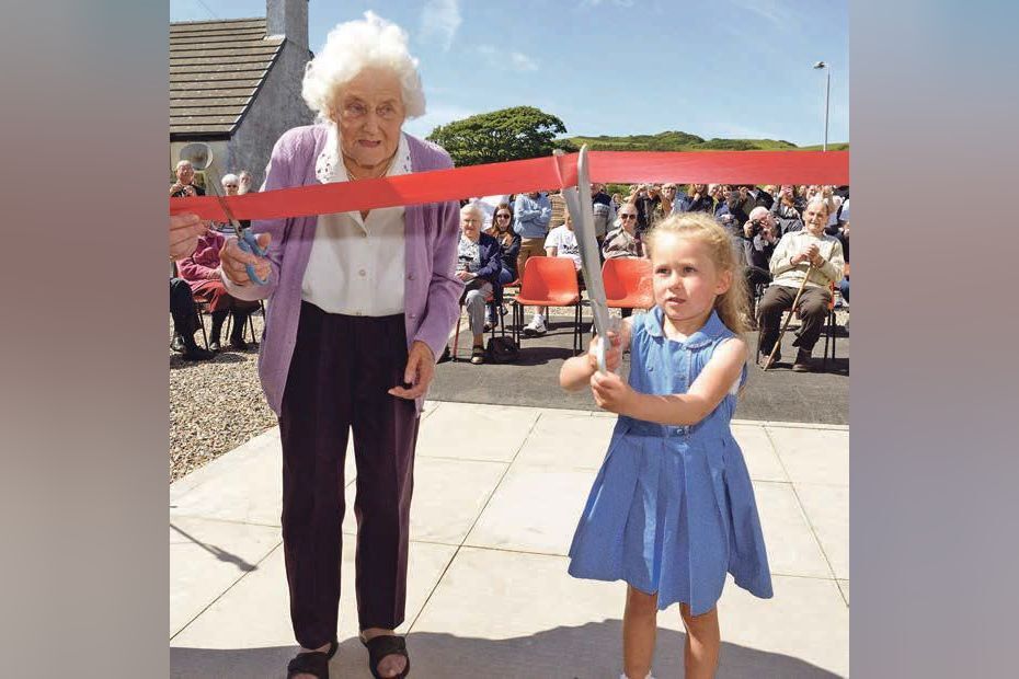2016: Janet Ferguson and Grace Irvine cut the ribbon to officially open the new Dunaverty Hall.