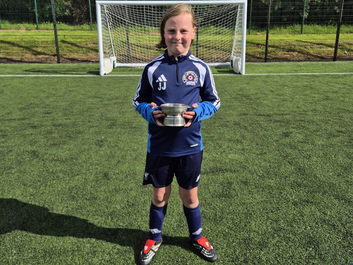 cropno t25 macaulay sixes2026 Presented with the Lochcarron Quaich for the best girl in the tournament was Jamiee MacIntyre