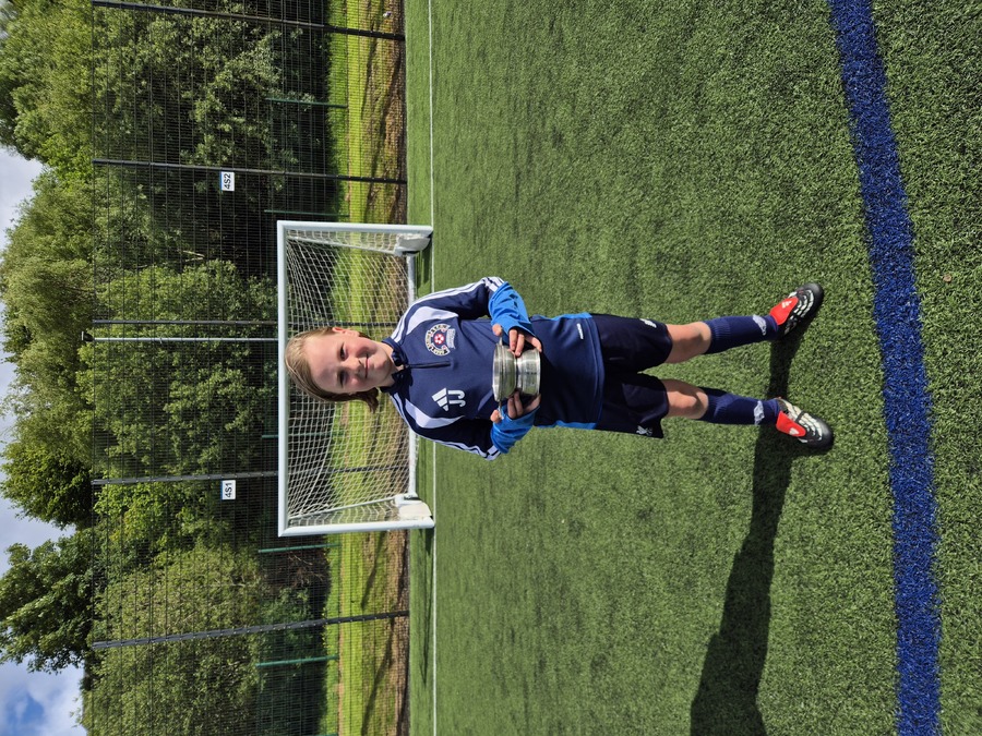 no t25 macaulay sixes2026 Presented with the Lochcarron Quaich for the best girl in the tournament was Jamiee MacIntyre 