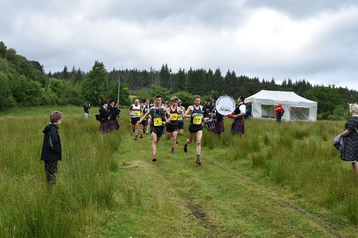 Arran Pipe Band provided a rousing start as the runners set off from the field above the Arran Rangers Centre. 