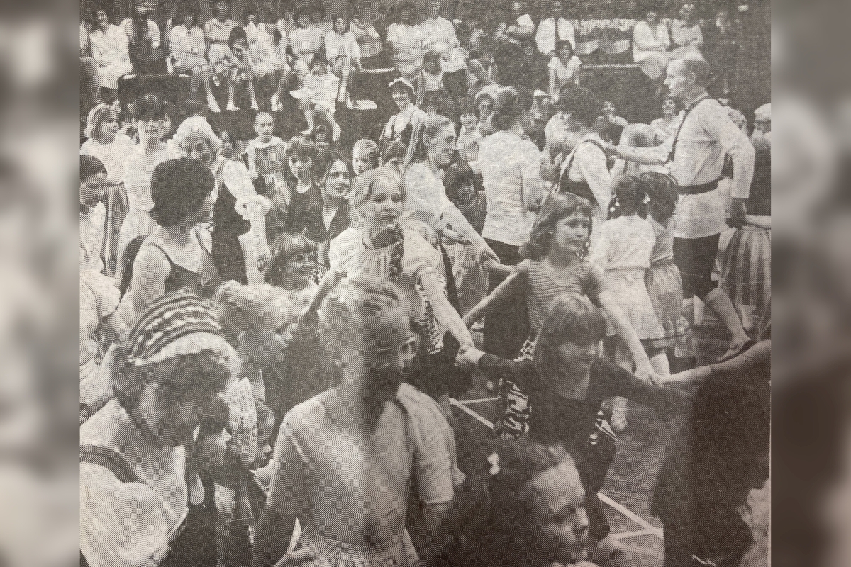 1986: Dancers at the Lochgilphead concert.