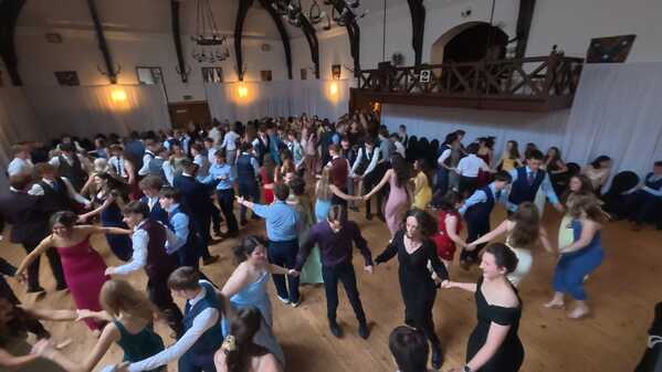 High School leavers dance the night away