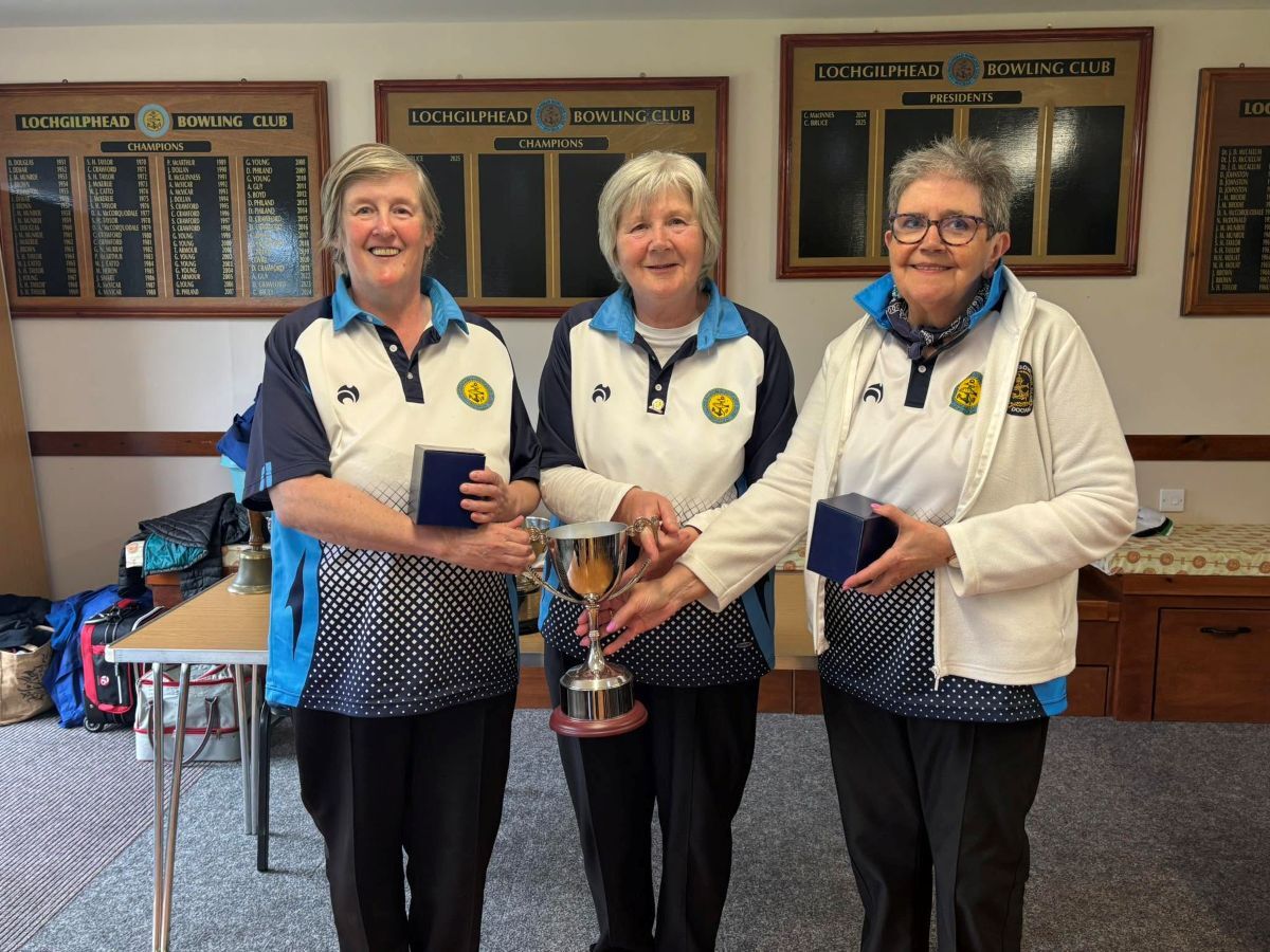 WEB NO AA25 West Argyll Bowling Finals 26 Triples winners Lochgilphead BC Lynne Milne Rose MacVicar Liz Long