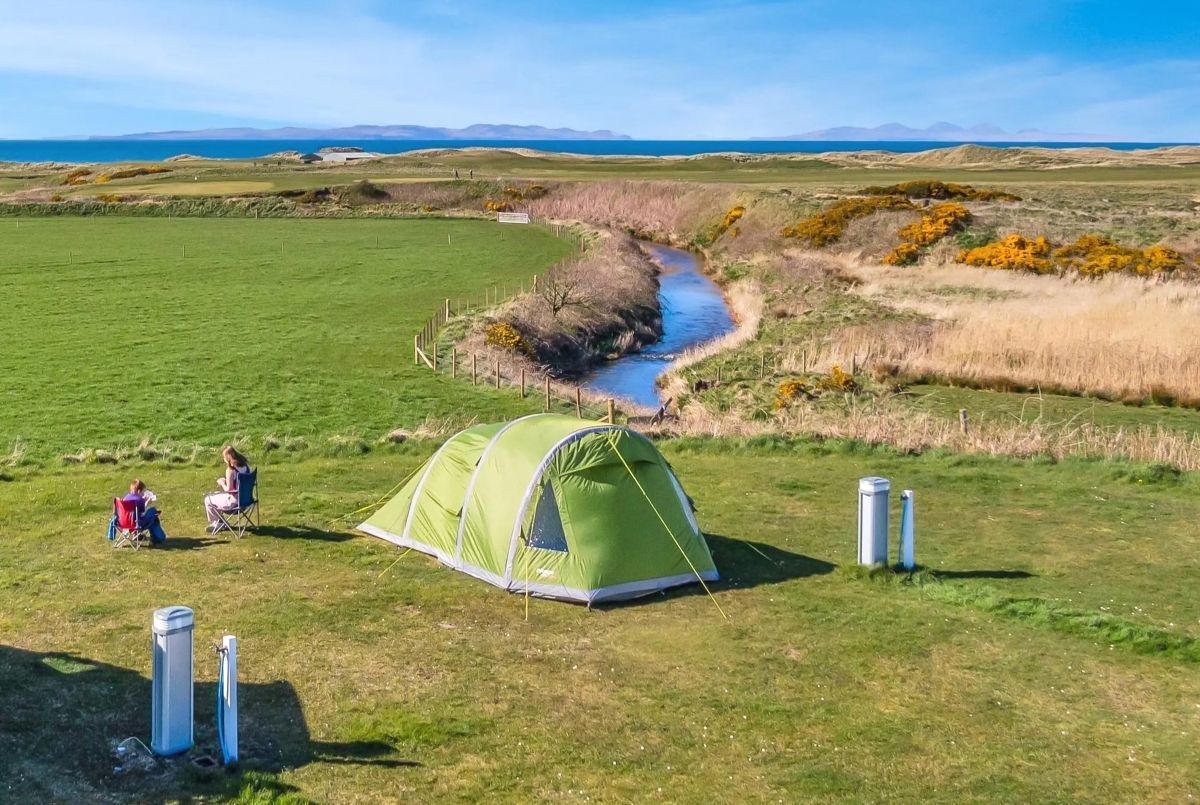 The park’s proximity to the beach helped secure its place at the top of the UK coastal campsite rankings.