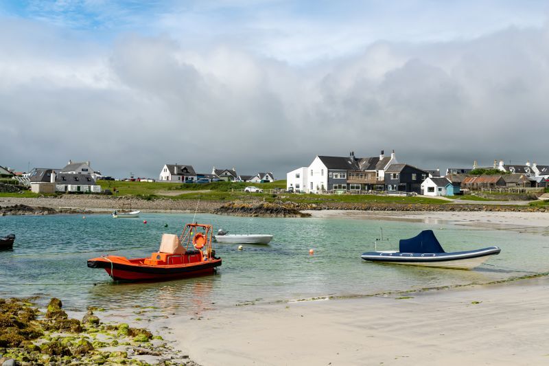 CC ZZScarinishHarbourTiree06 26