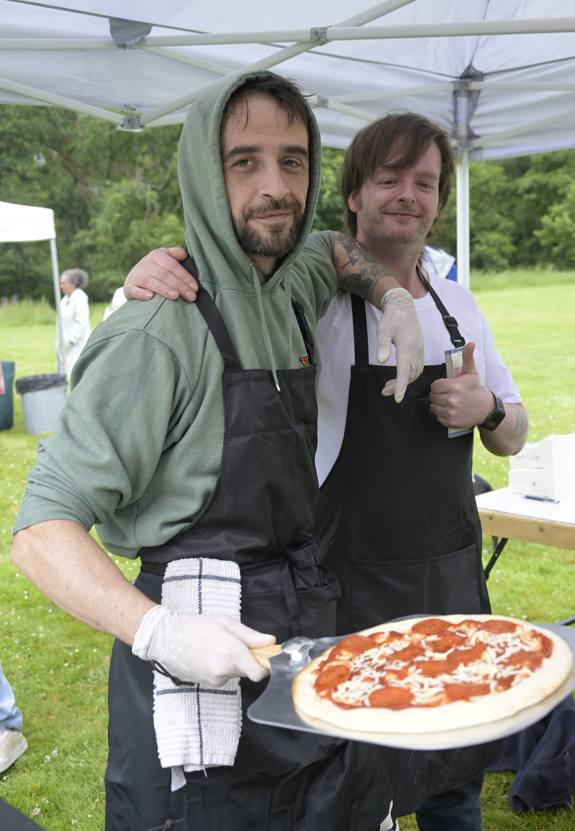 NO F27 Kinlochleven Gala Day 26 Pizza chefs John Hart and Jamie Anderson IF