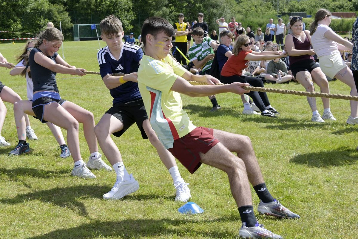 WEB NO F27 Lochaber High School Sports Day Nevis House S4 Tug O War