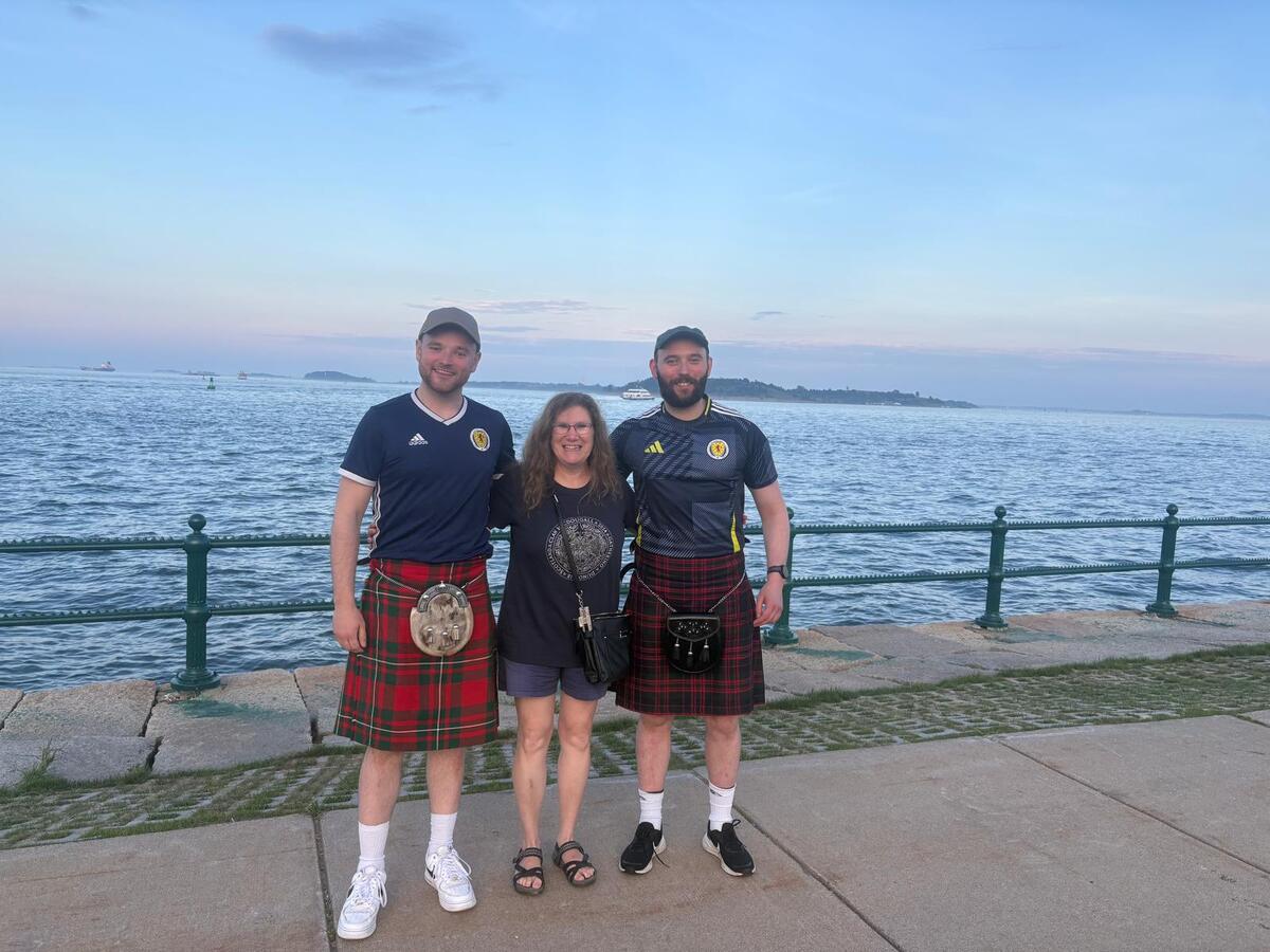 n t27 Jamie Anne and Ewan 