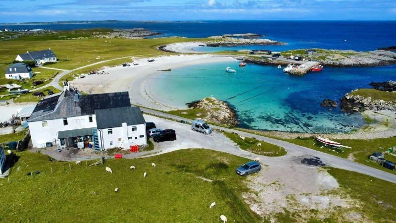 CC ZZScarinishHotel07 26