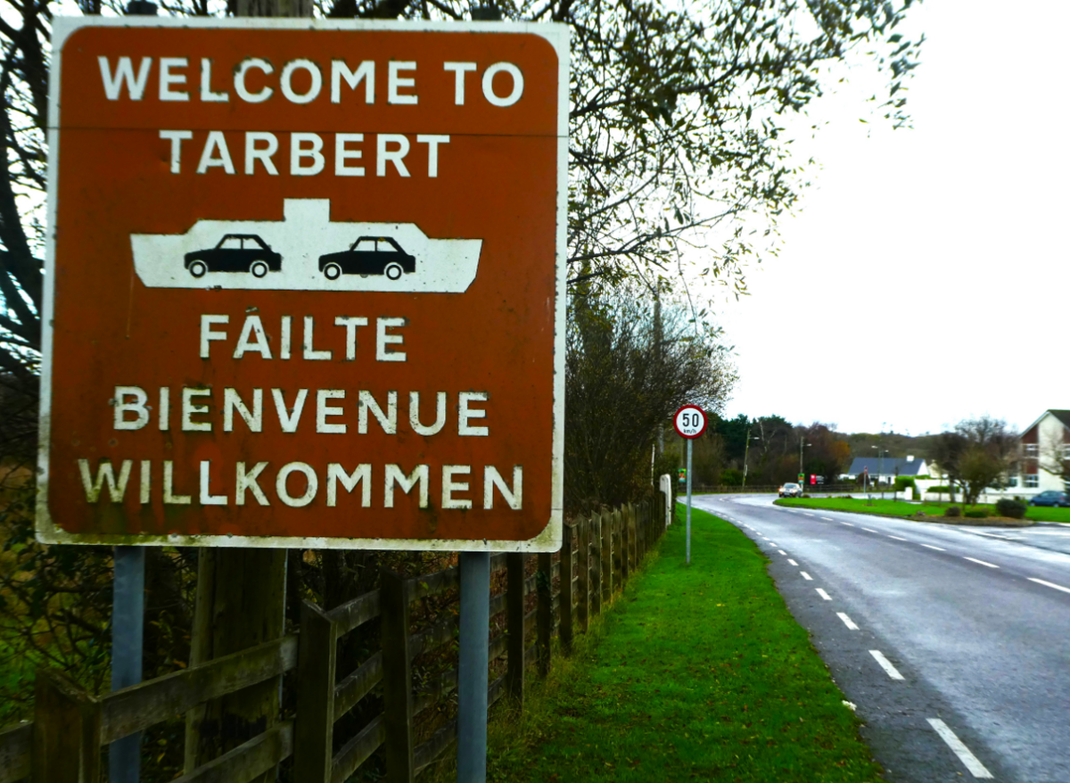 NO A27 Tarbertsignage 26 wikicommonspic