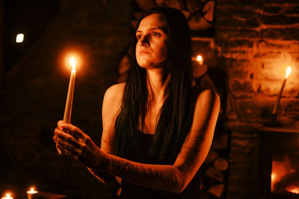 NO T29 Highland singer songwriters launch album 01 Hannah Robertson web